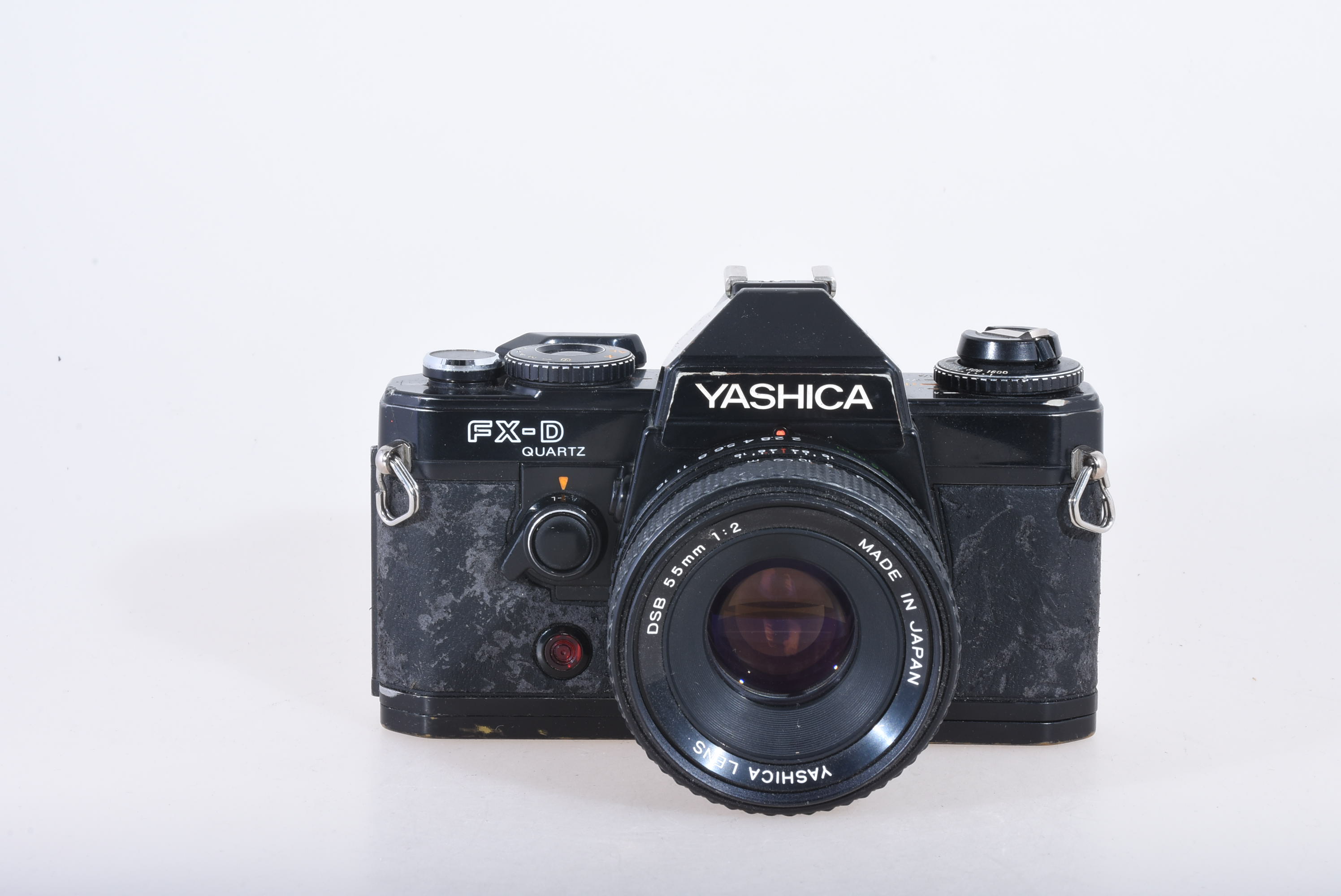 Yashica FX-D Quartz + 55mm 2,0 Bild 01