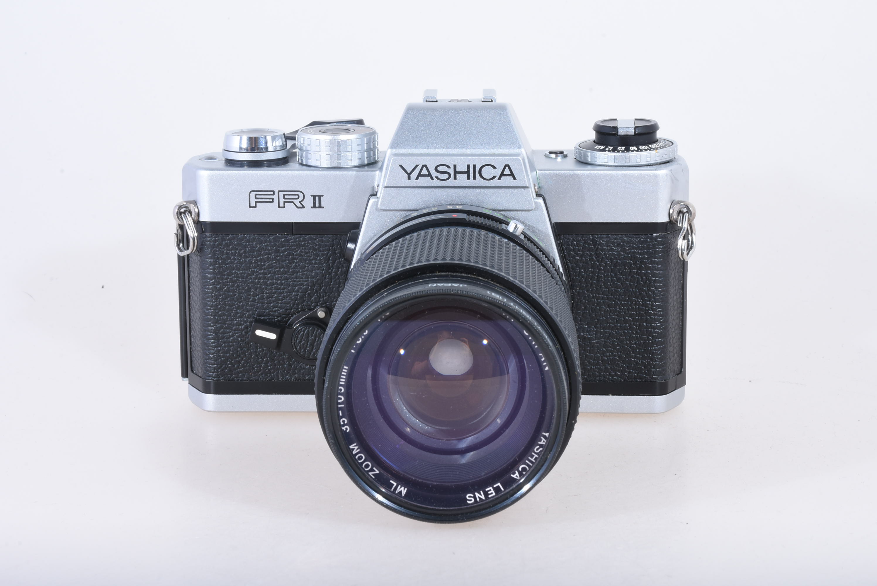 Yashica FR II + 35-105mm 3,5-4,5