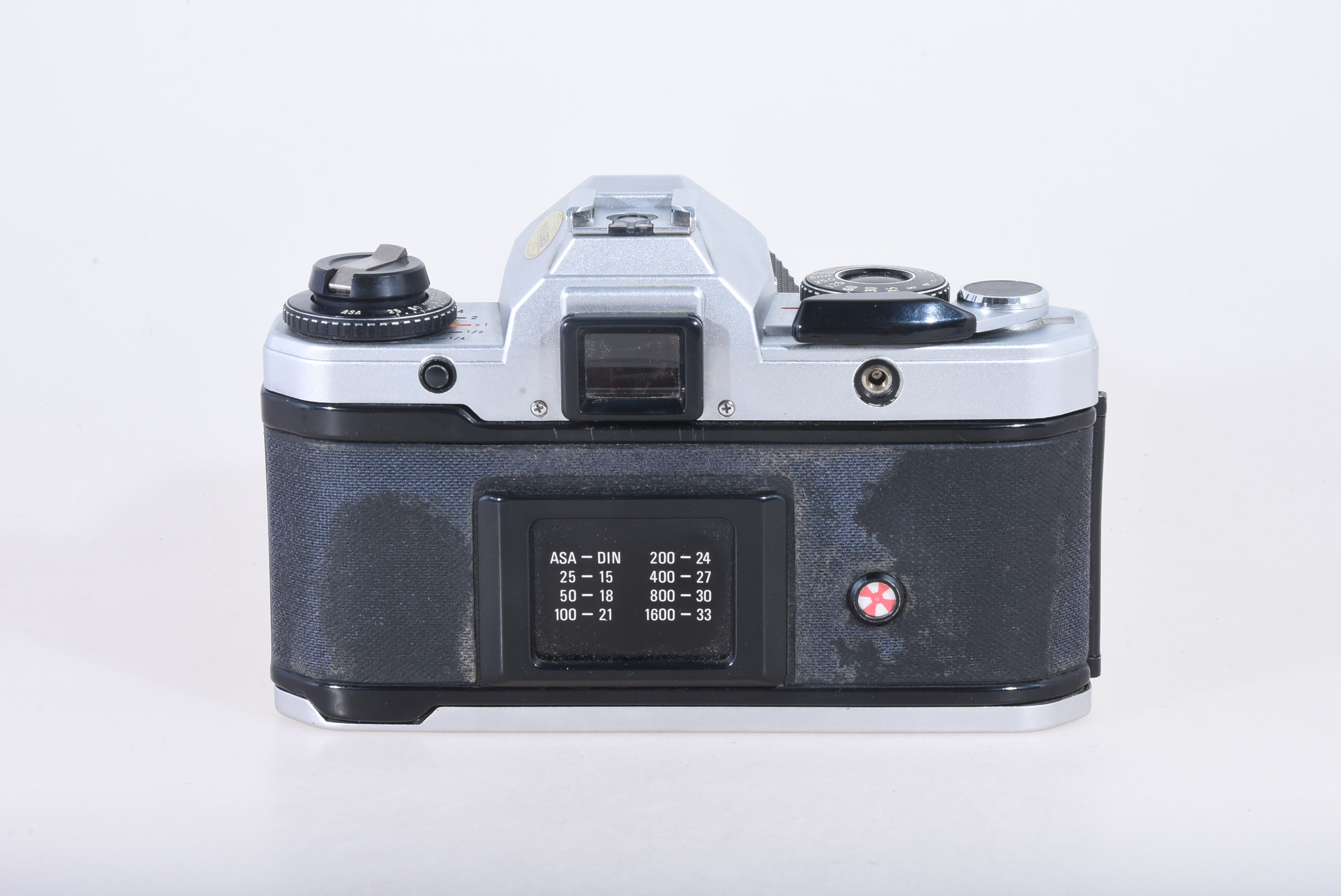 Yashica FX-D SE Quartz + ML 35-105mm 3,5-4,5 Bild 02