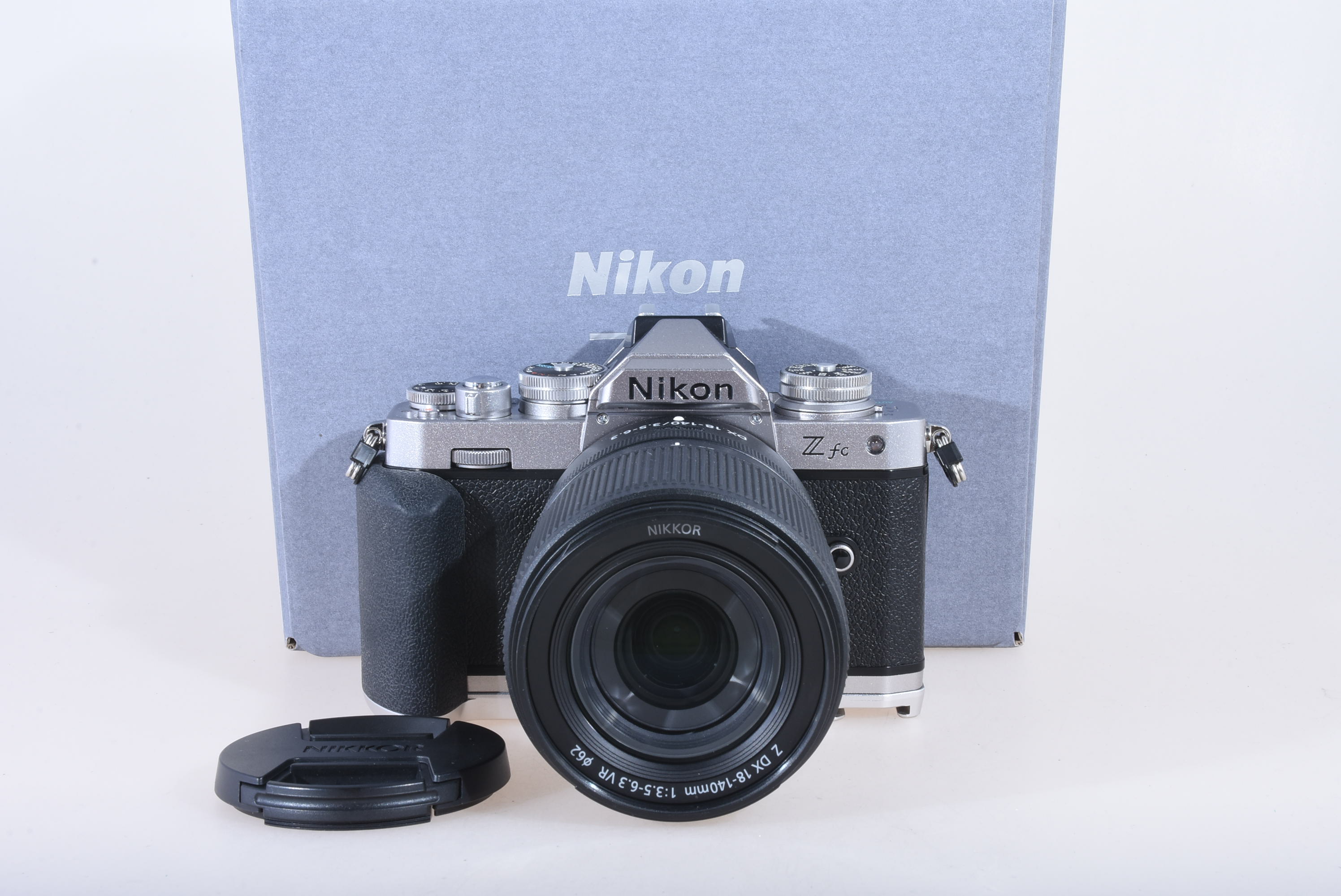 Nikon Z fc + Z 18-140mm + Smallrig Griff, Auslösungen: 5.143