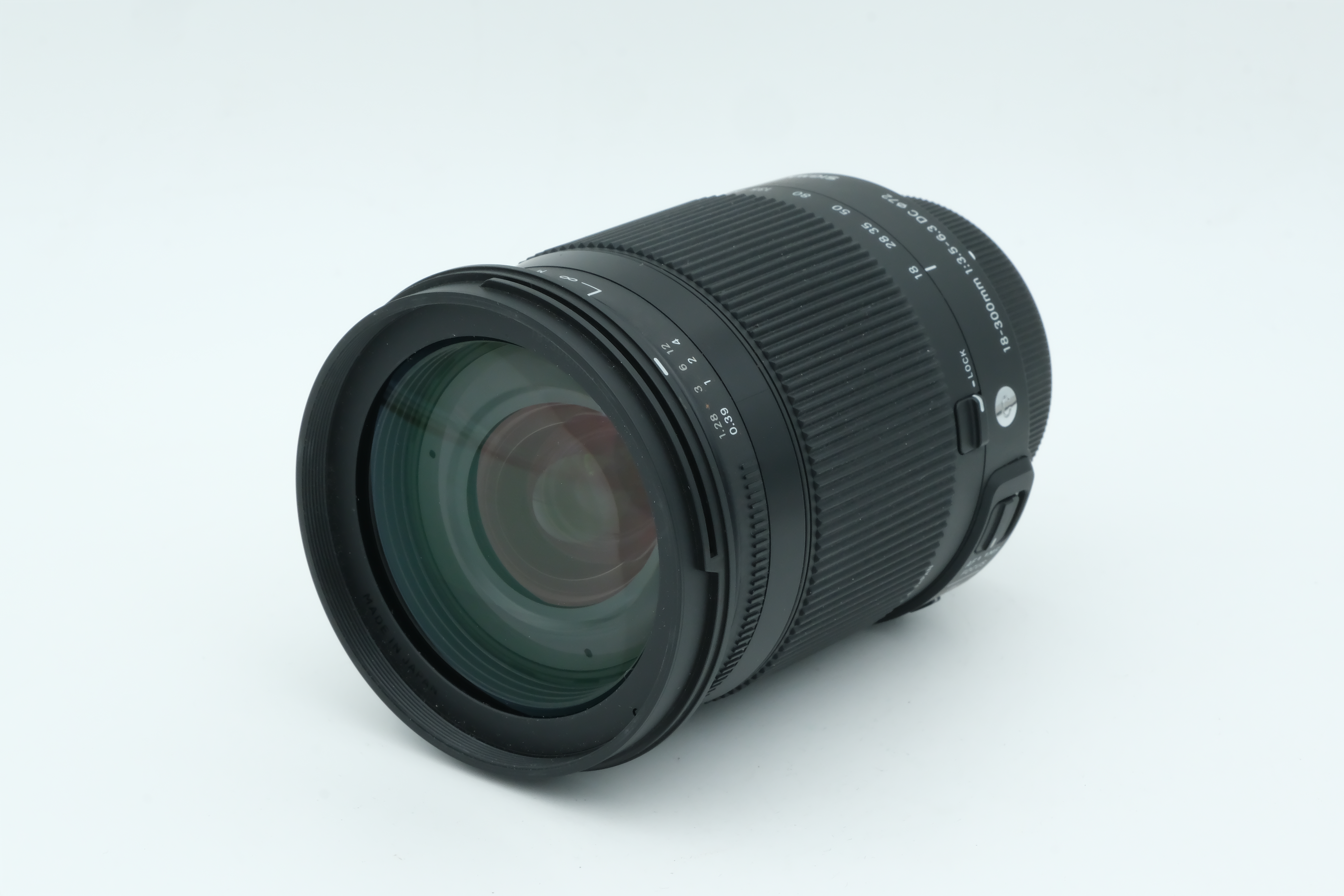 Sigma 18-300mm 3,5-6,3 DC für Nikon Bild 02