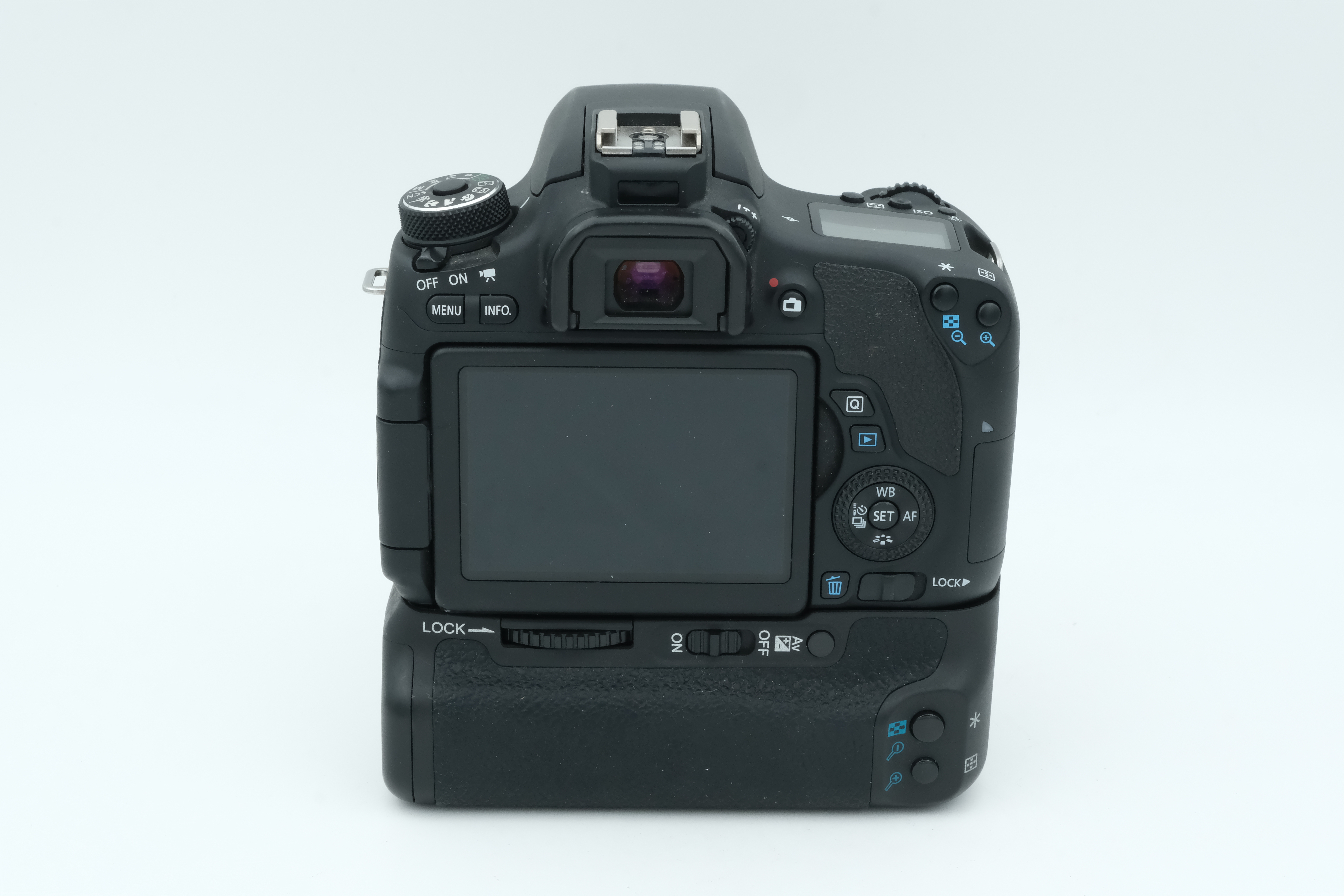 Canon 760D + EF-S 18-55mm 3,5-5,6 III + Meike Griff Bild 02
