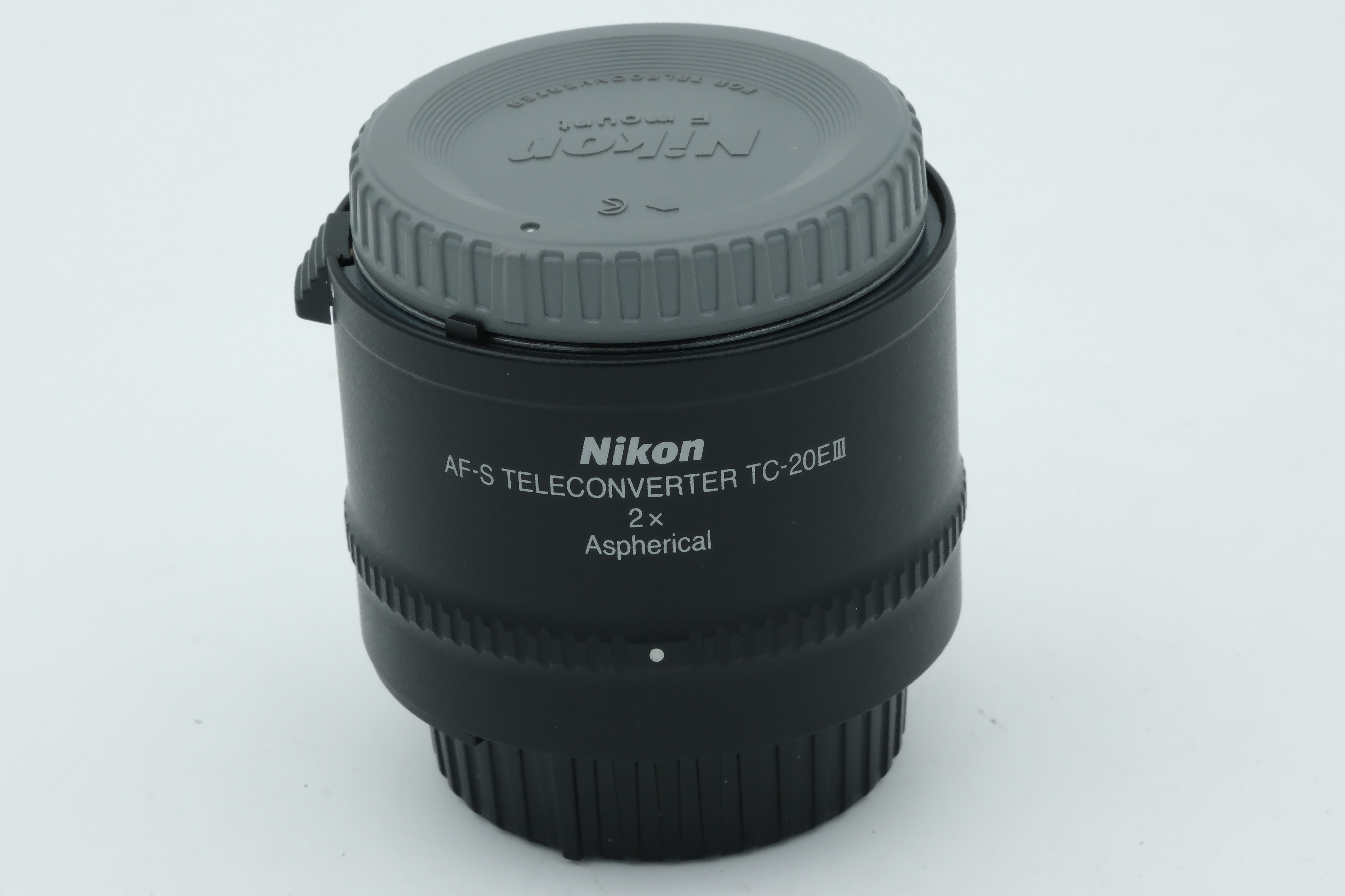 Nikon AF-S Teleconverter TC-20EIII 2x Bild 01