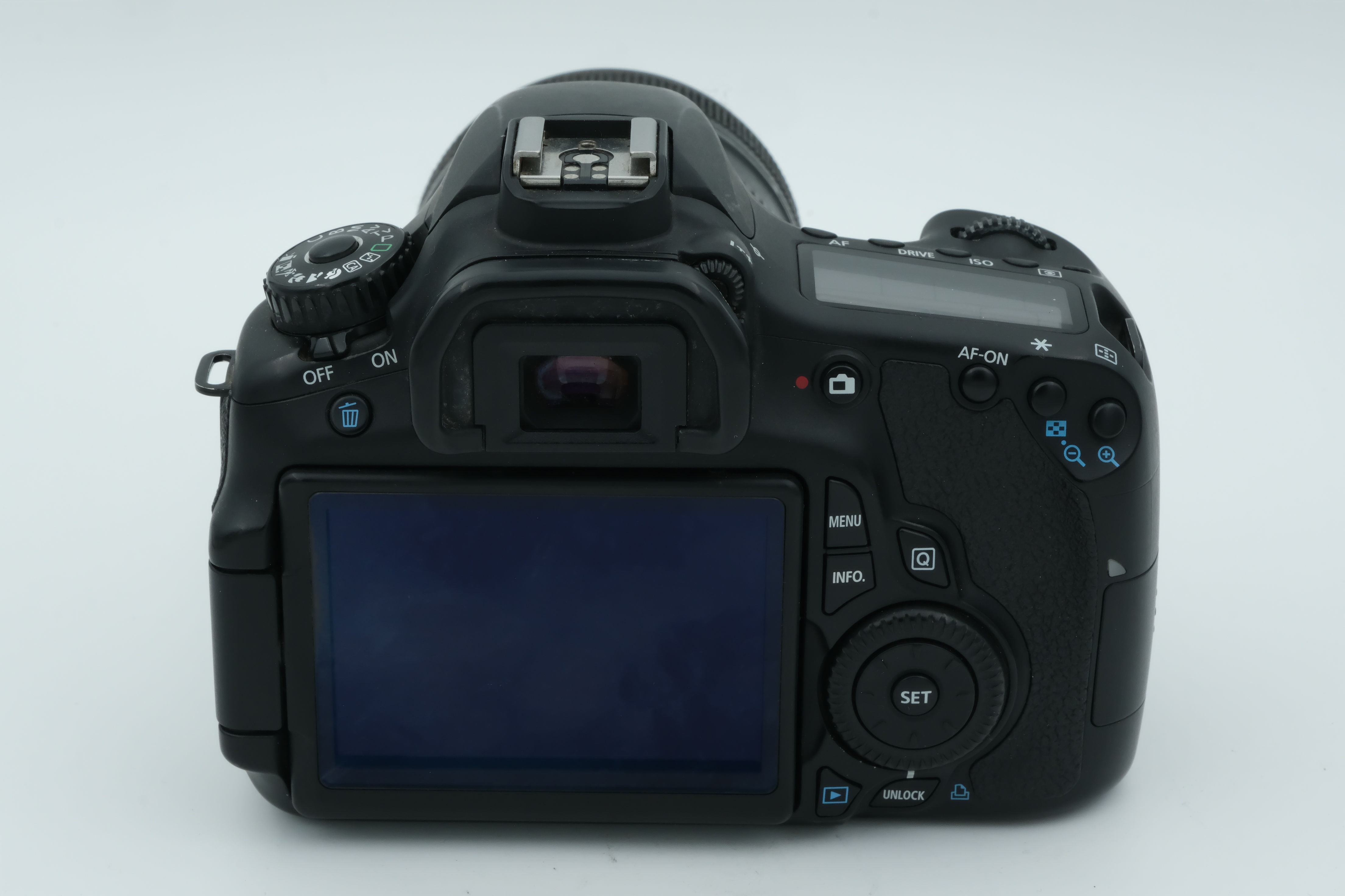 Canon EOS 60D + EF-S 18-135mm 3,5-5,6 IS, Auslösungen: 24.265 Bild 02