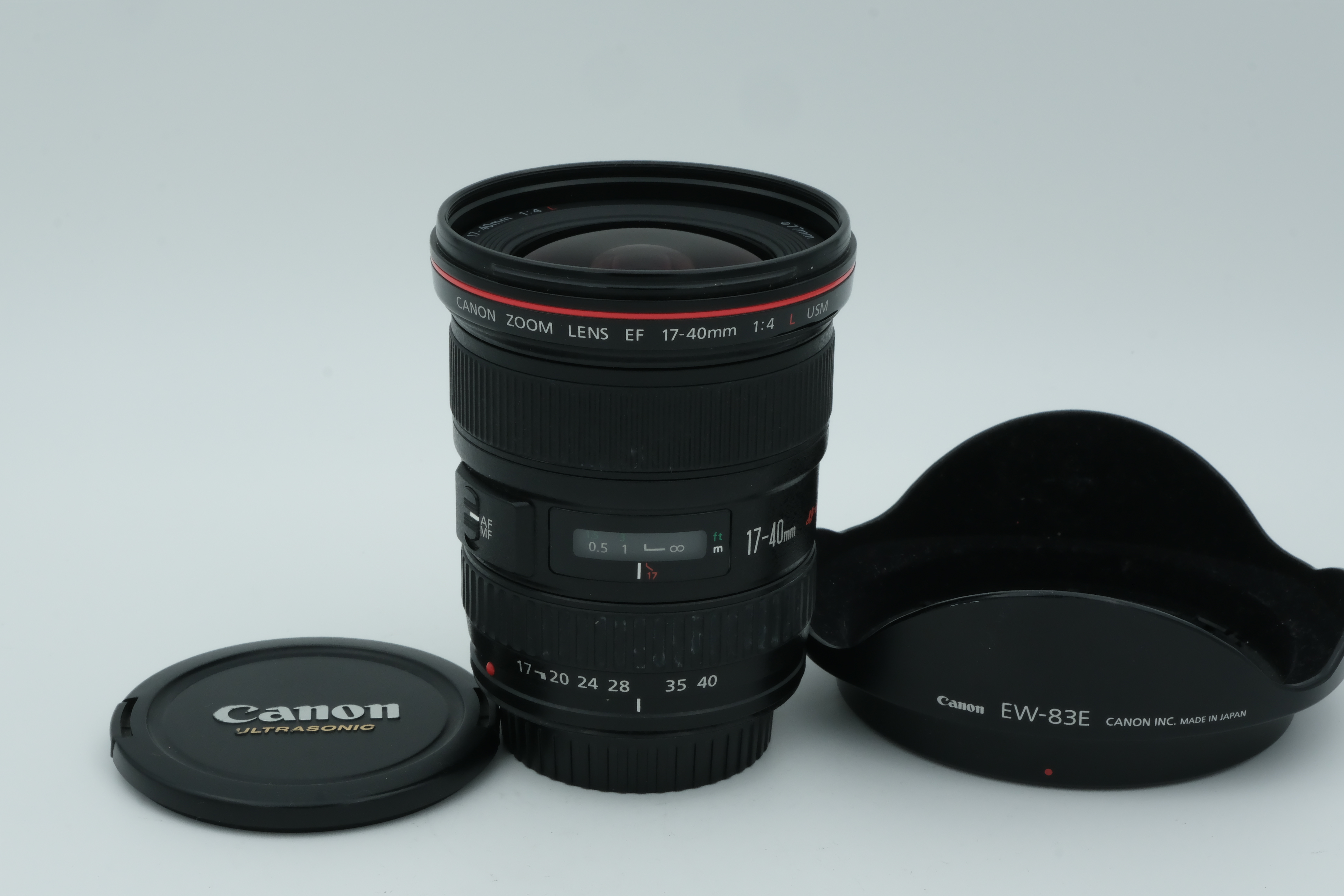 Canon EF 17-40mm 1:4 L + Sonenblende