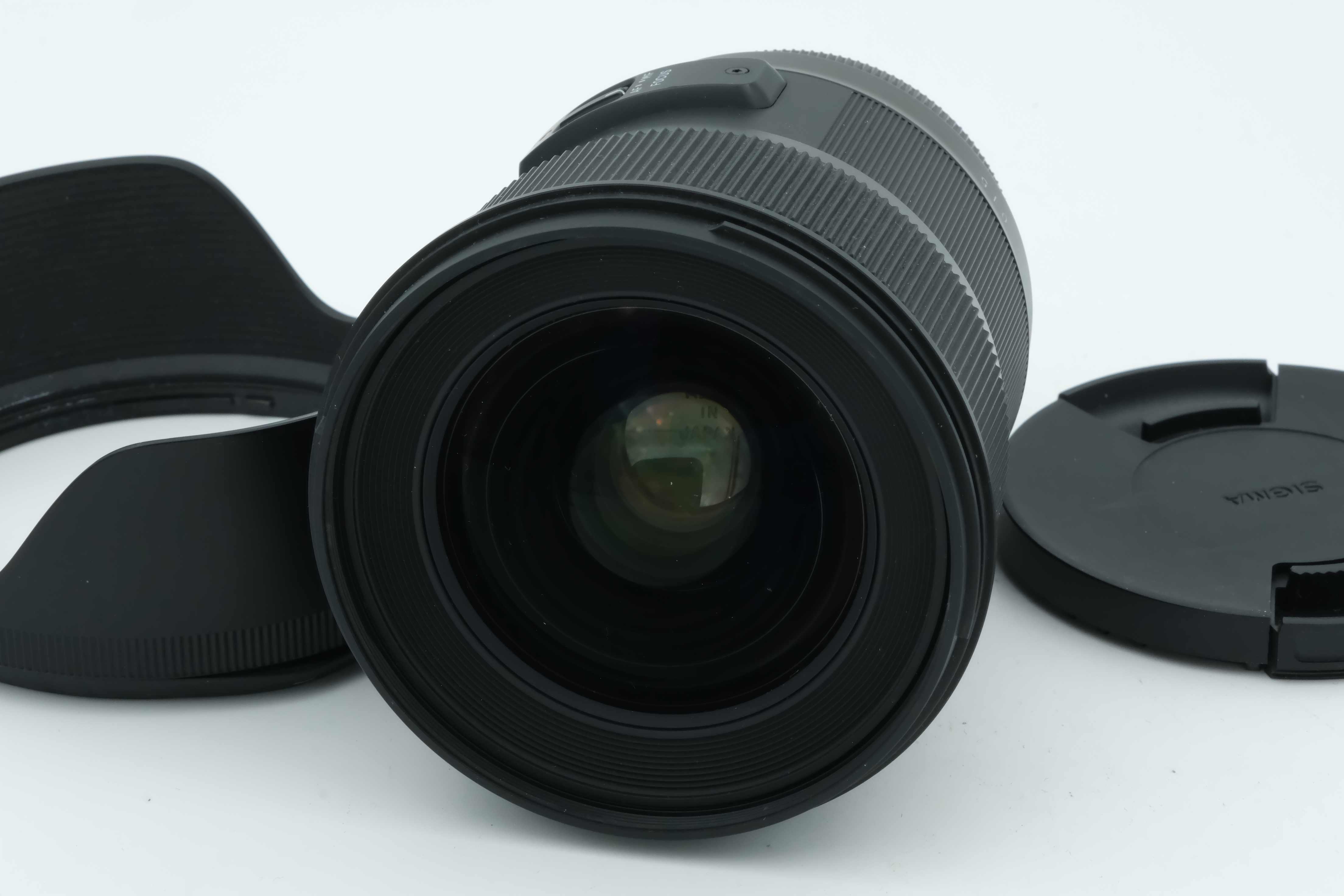 Sigma AF 24mm 1,4 DG + Sonnenblende für Canon Bild 02