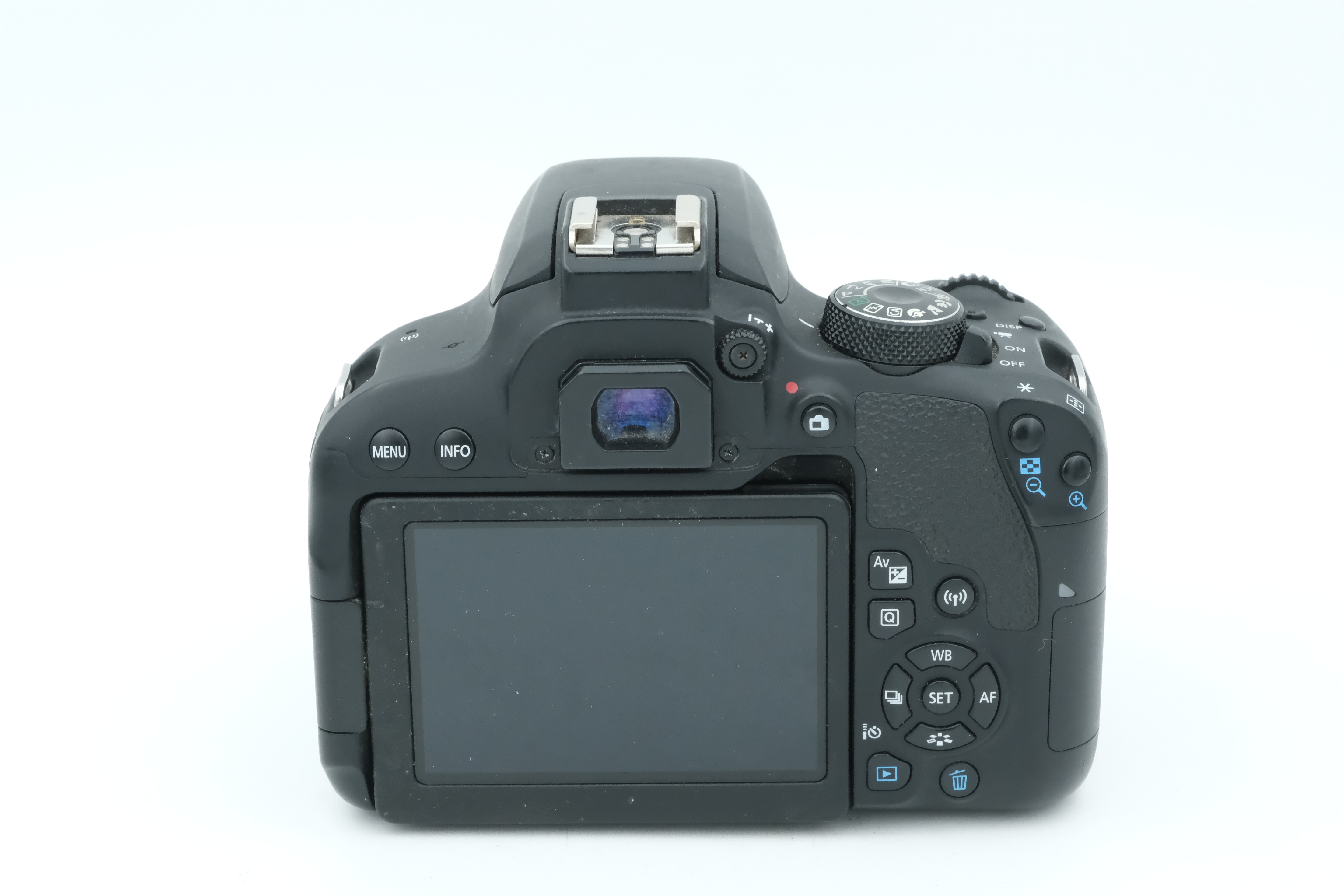 Canon 800D + 18-55mm 4-5,6 IS, Auslösungen: 11.410 Bild 02