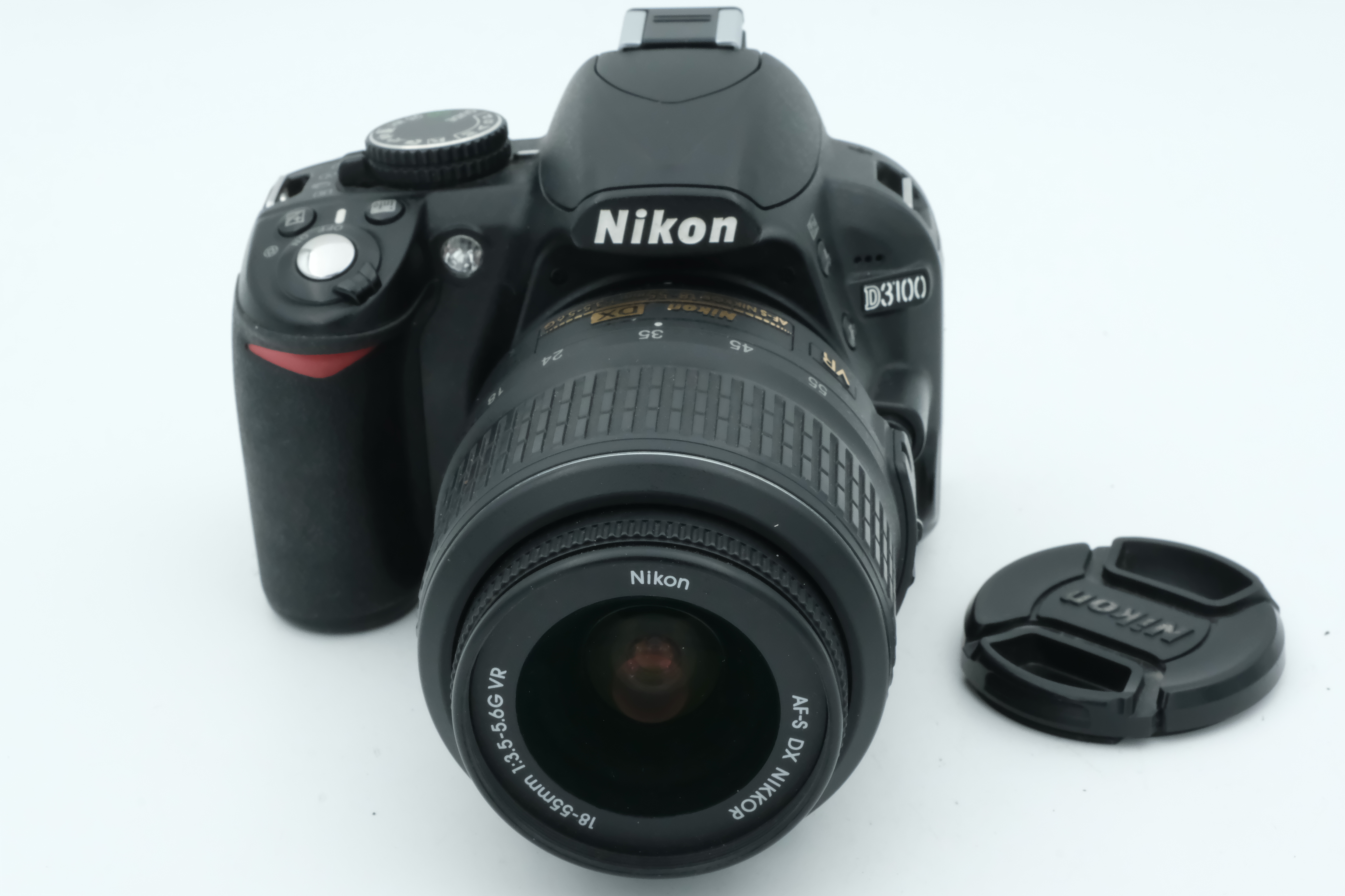 Nikon D3100 + AF-S 18-55mm 3,5-5,6 G