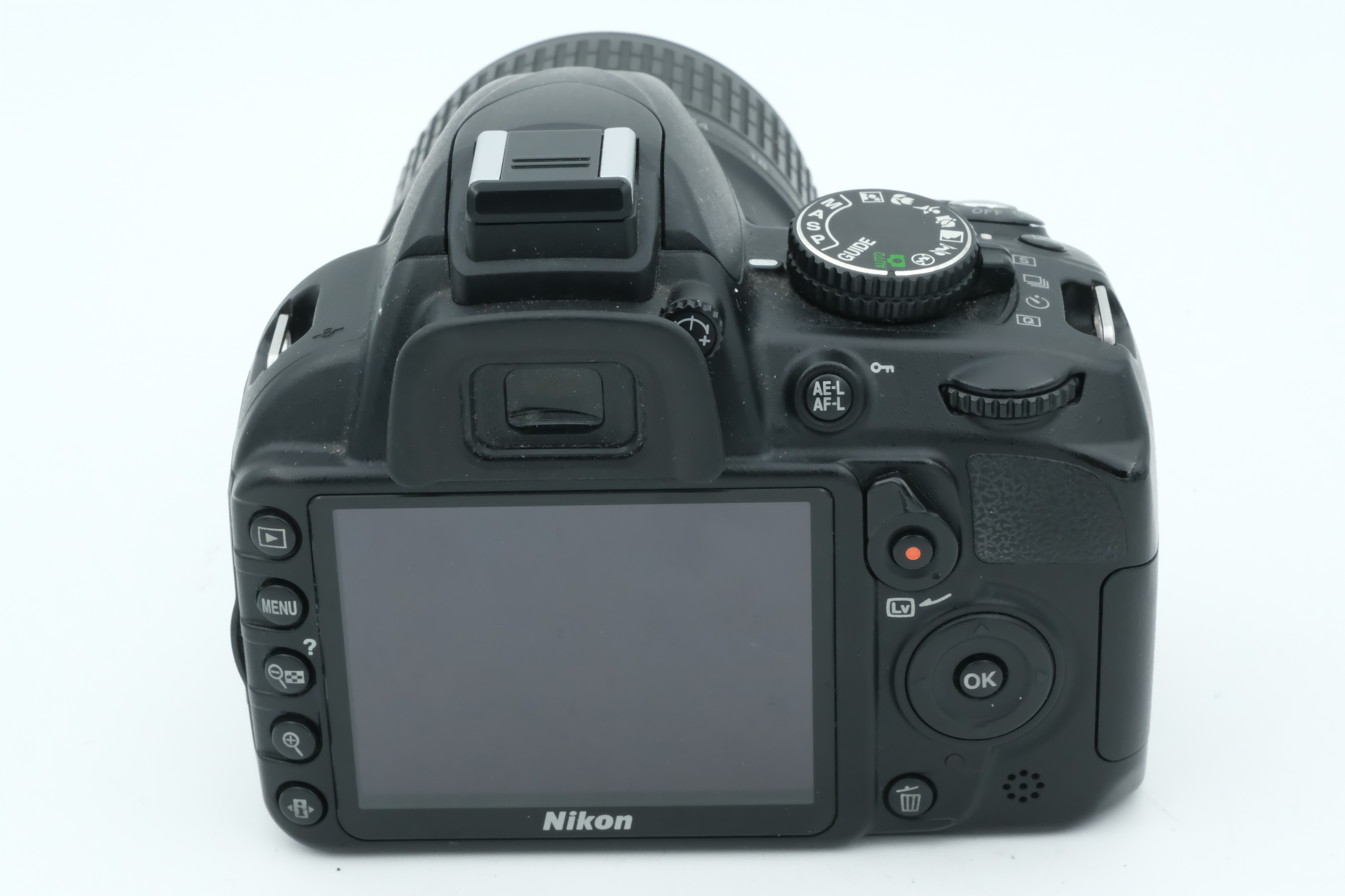 Nikon D3100 + AF-S 18-55mm 3,5-5,6 G Bild 02