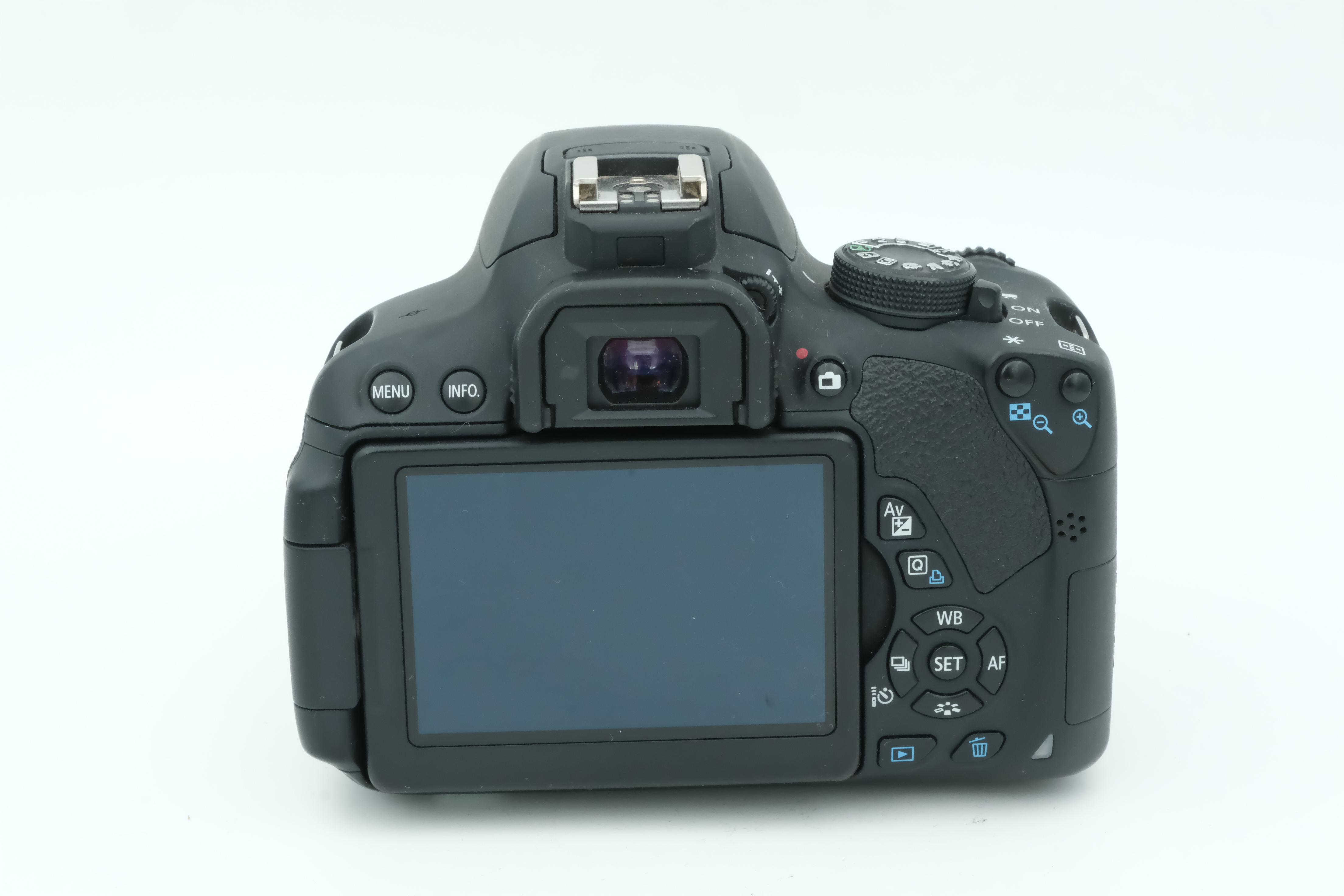 Canon EOS 700D + EF-S 18-55mm 3,5-5,6 III, Auslösungen: 5.535 Bild 02