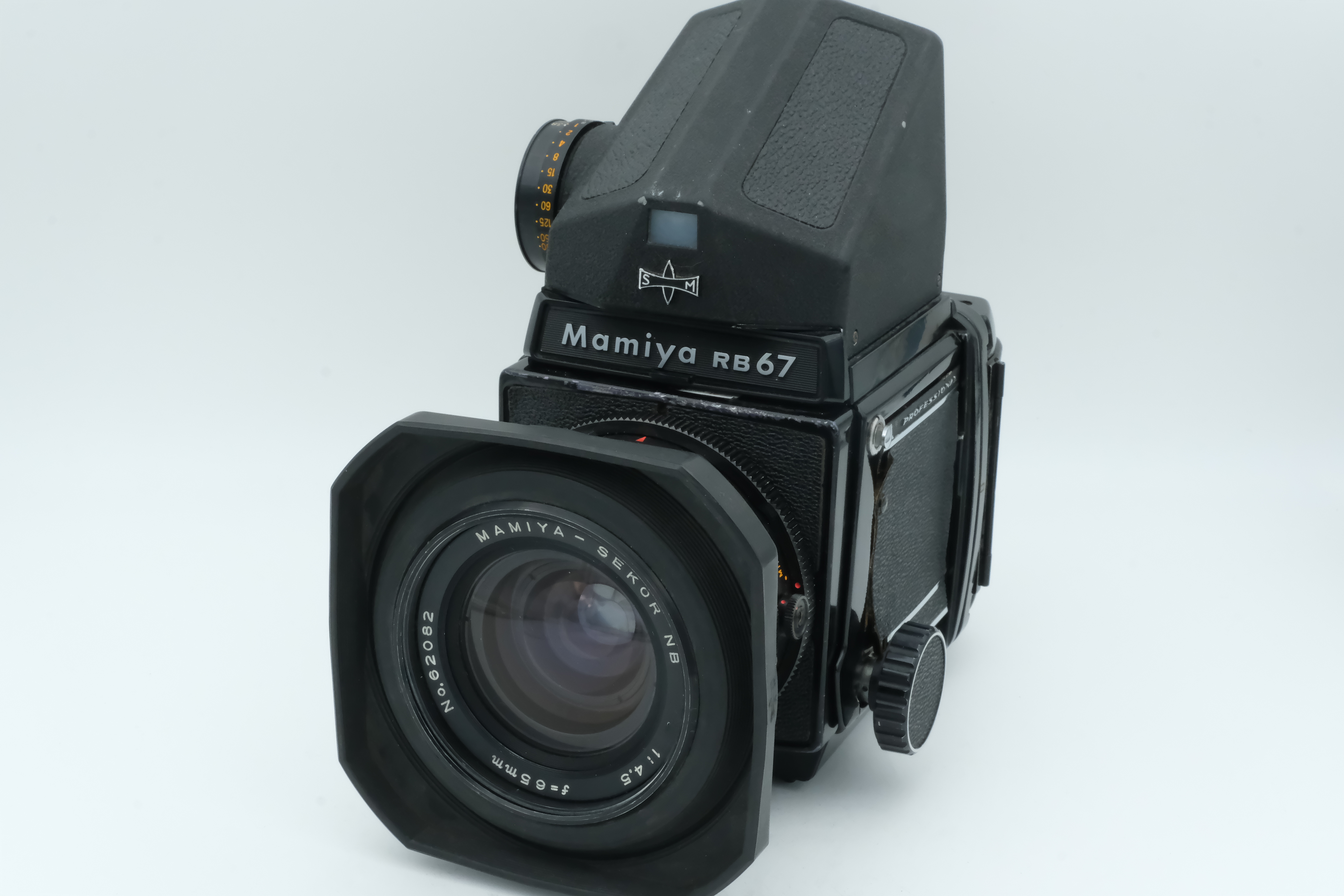Mamiya RB 67 Gehäuse +AE Prisma + 65mm 4,5 + 120 Magazin 6x7 + 4,5x6 Magazin Bild 01