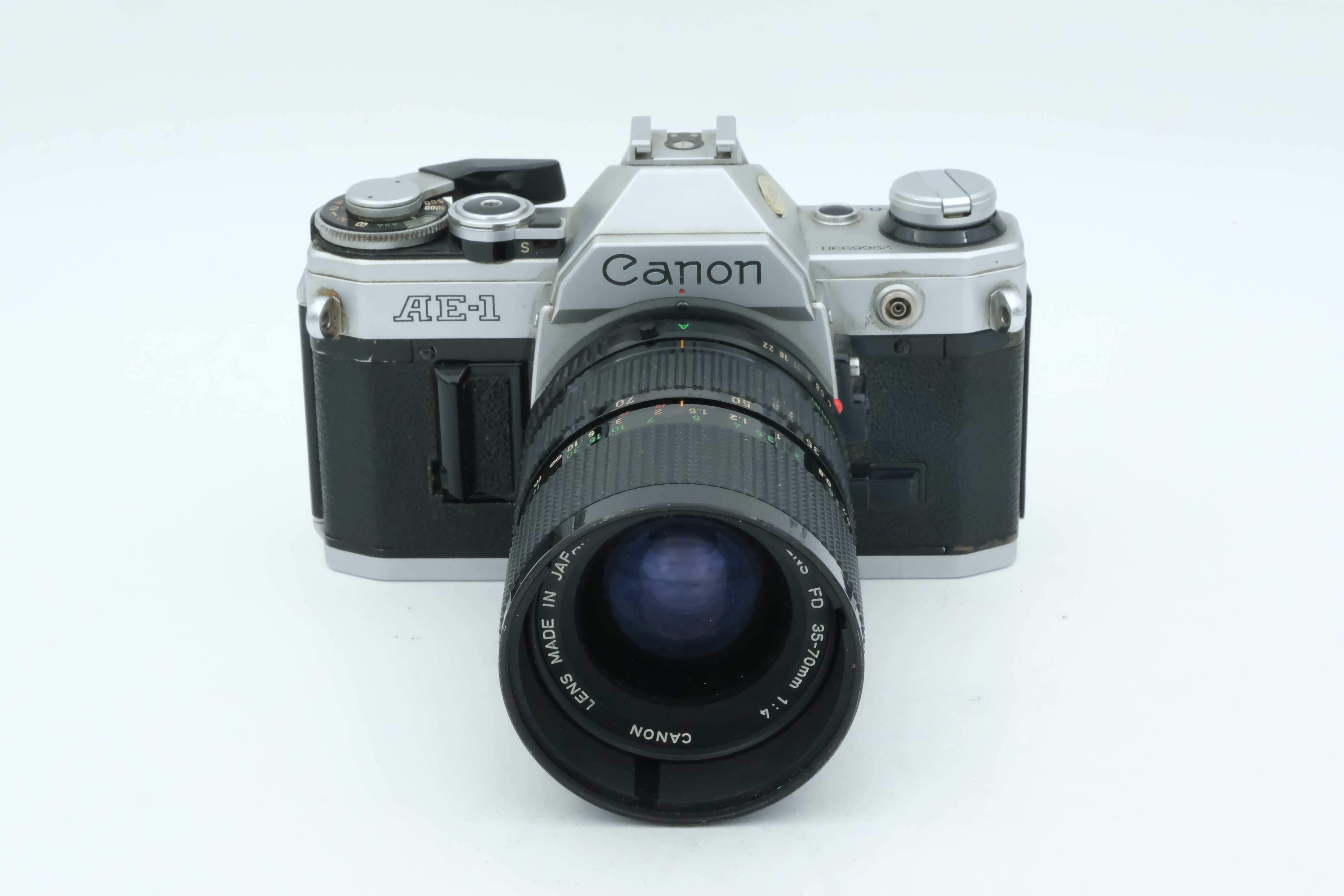 Canon AE-1 + FD 35-70mm 4,0