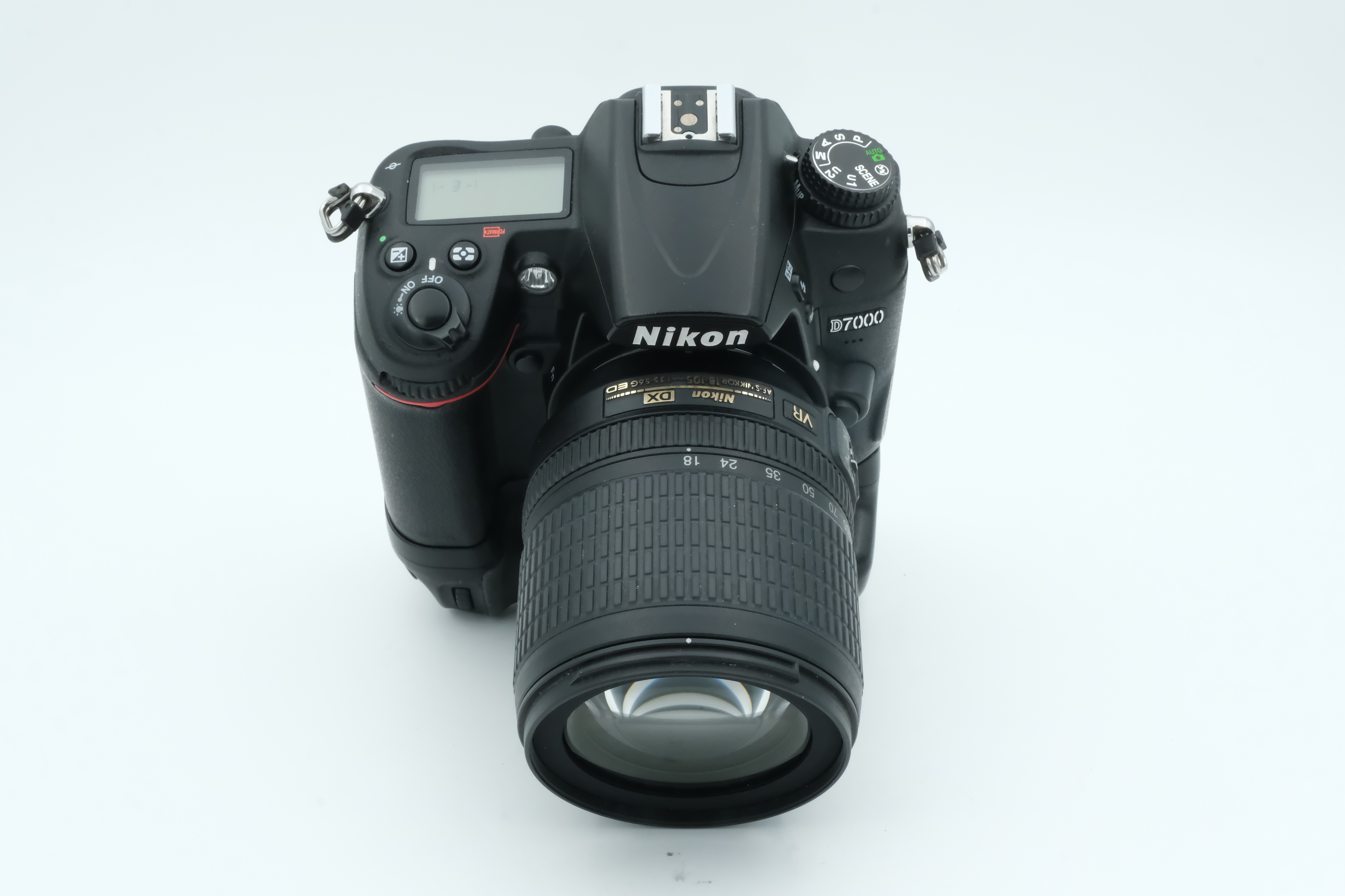 Nikon D7000 + AF-S 18-105mm 3,5-5,6 G ED VR, Auslösungen: 18.536