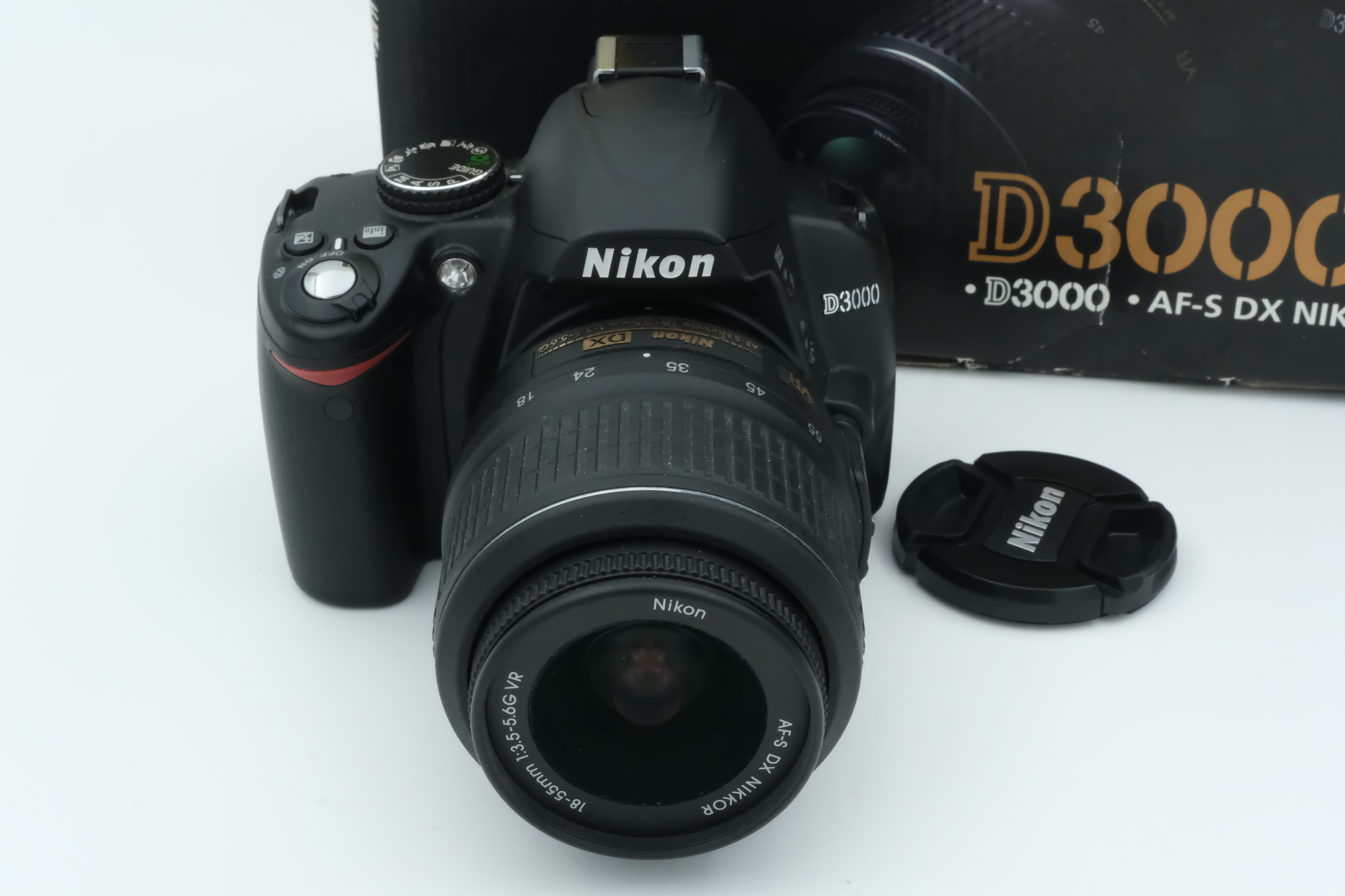 Nikon D3000 +18-55mm 3,5-5,6 G DX VR, Auslösungen: 136
