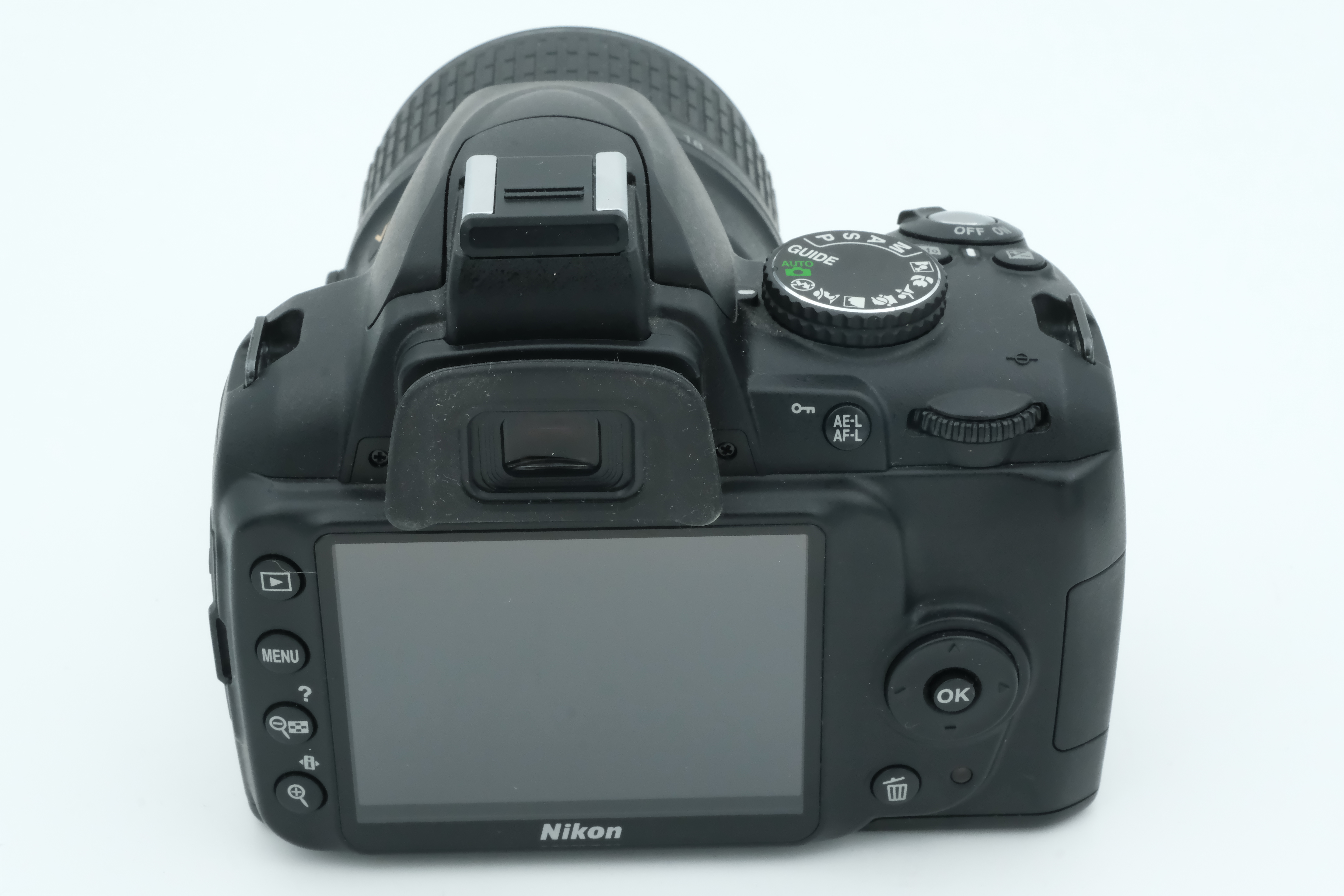Nikon D3000 +18-55mm 3,5-5,6 G DX VR, Auslösungen: 136 Bild 02