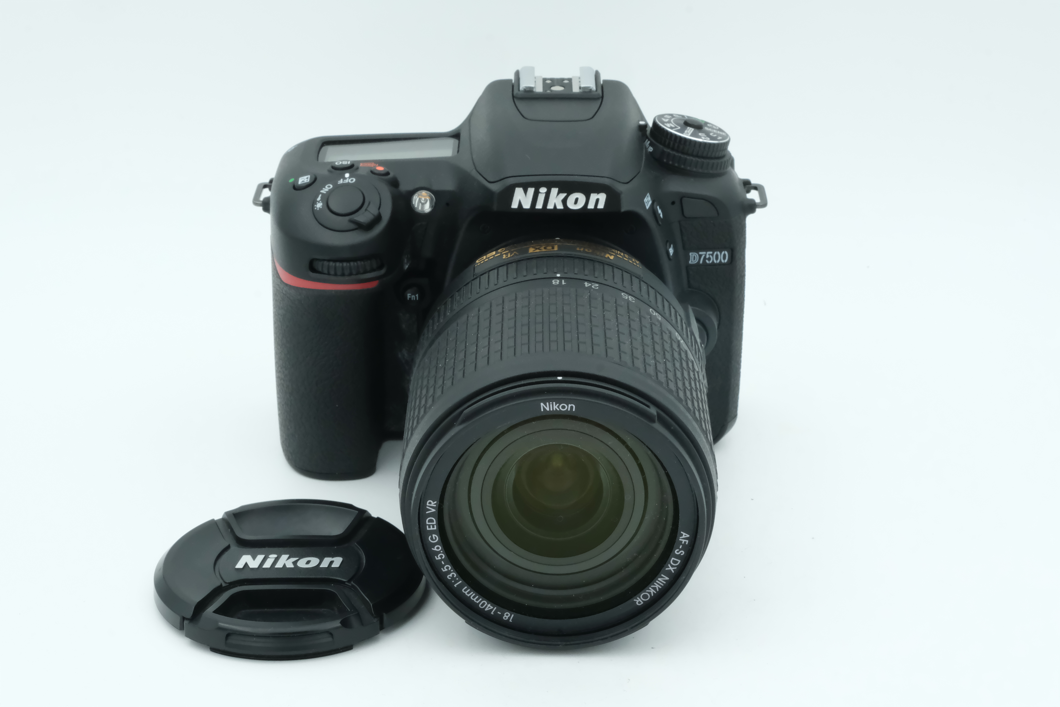 Nikon D7500 + AF-S 18-140mm 3,5-5,6 G ED DX VR, Auslösungen: 6.619