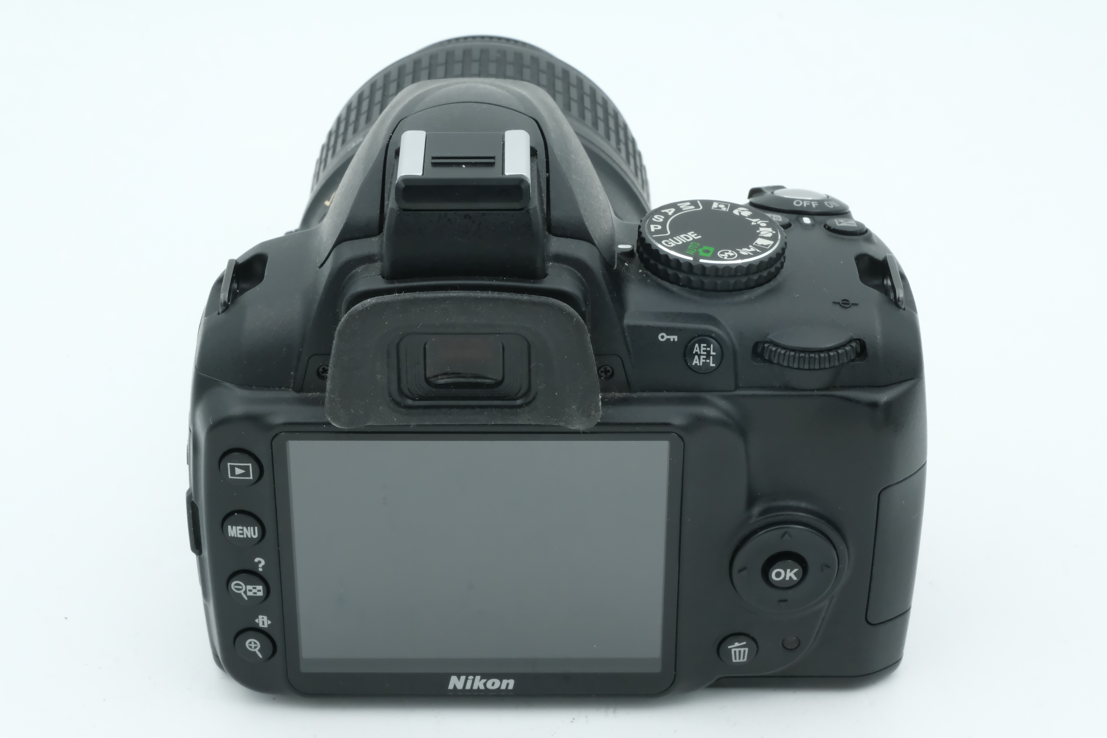 Nikon D3000 + AF-S 18-55mm 3,5-5,6 G VR Bild 02